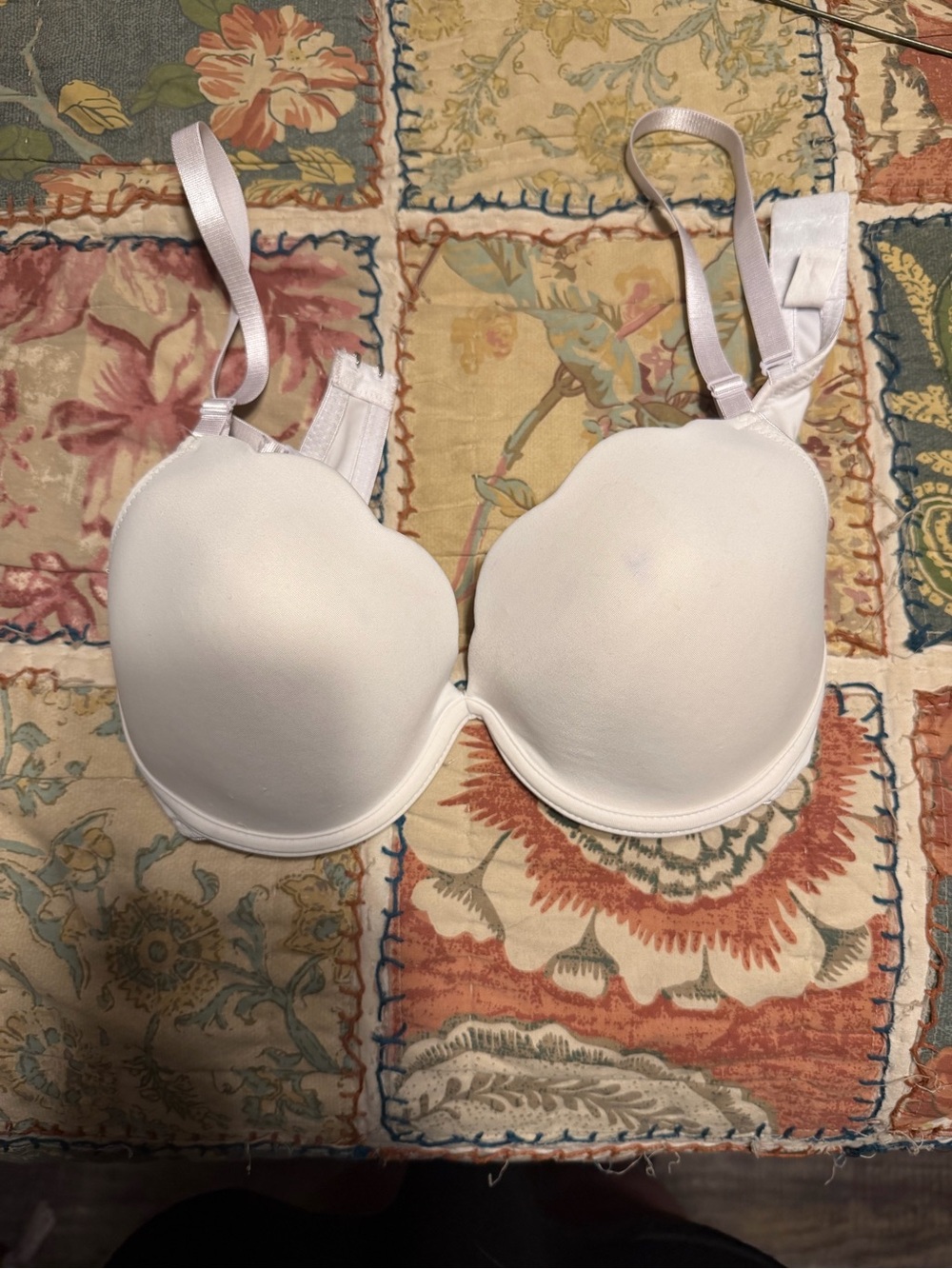 Source Unknown White Smooth T-Shirt Bra with Molded Cups